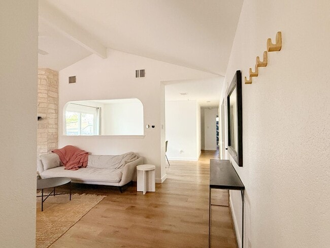 Building Photo - 1706 Woodwind Ln