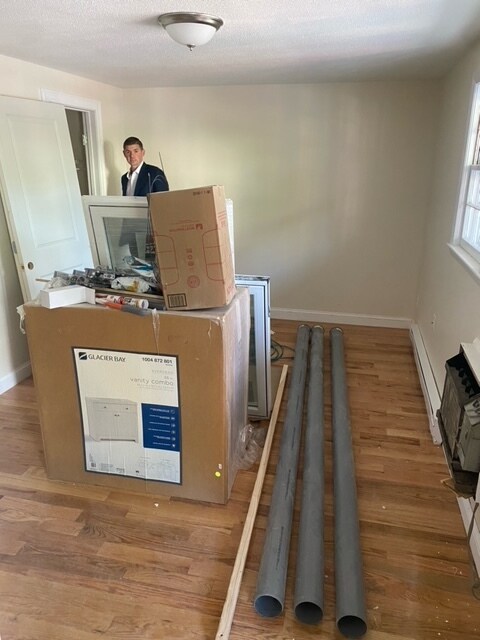 Building Photo - 520 Main St