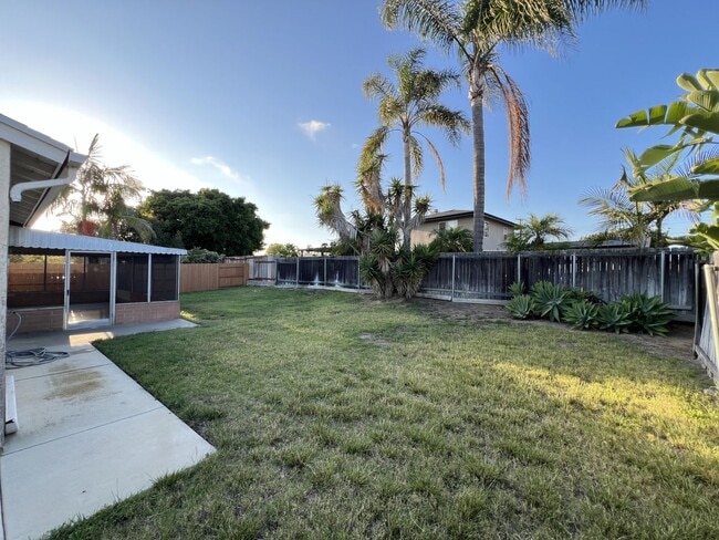 Building Photo - Amazing 4 Bedroom in the Heart of SD!