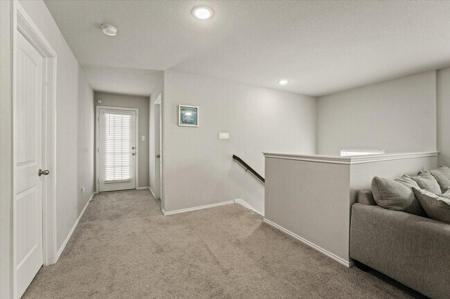 Building Photo - 6025 Driscoll Ln