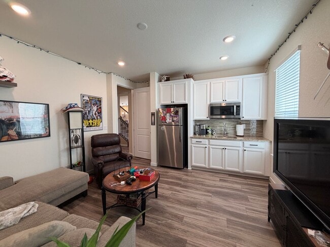 Building Photo - Exquisite Elizabeth Home