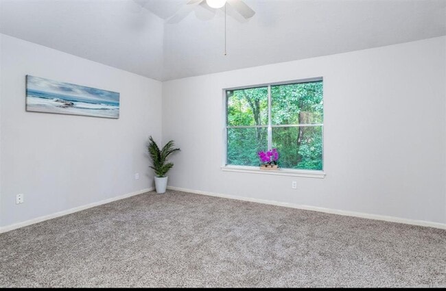Building Photo - 134 Willowwood Cir