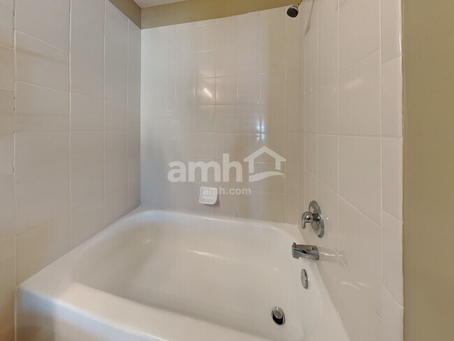 Building Photo - 5523 Remsen Cay Ln