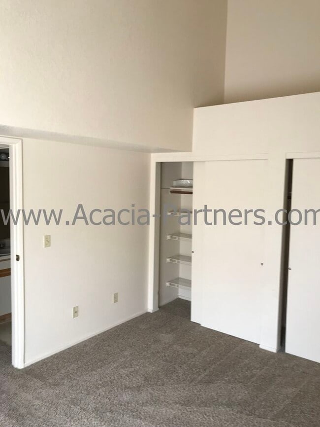 Building Photo - Two Bedroom Condo