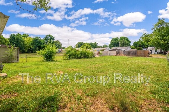 Building Photo - 1801 Keswick Avenue