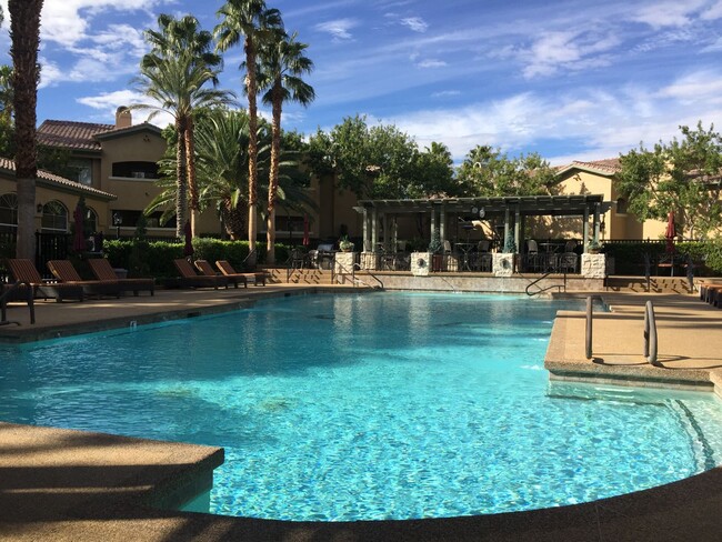 Building Photo - Guard Gated Summerlin 2 Bed Condo