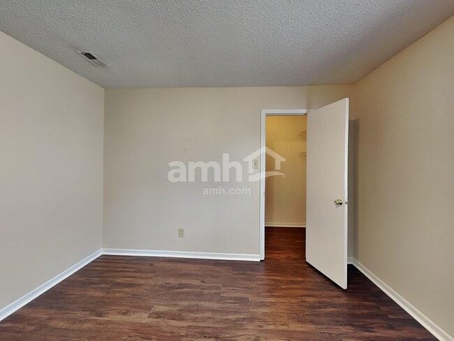 Building Photo - 10350 Lee Stewart Ln