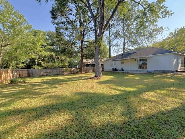 Building Photo - 955 Poplar Leaf Rd