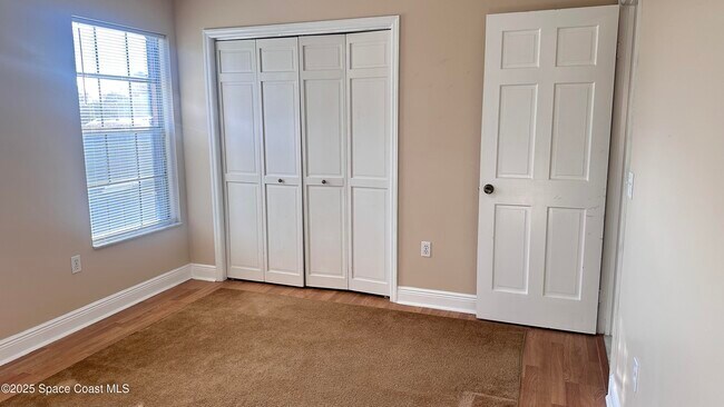 Building Photo - 301 Nesbitt St