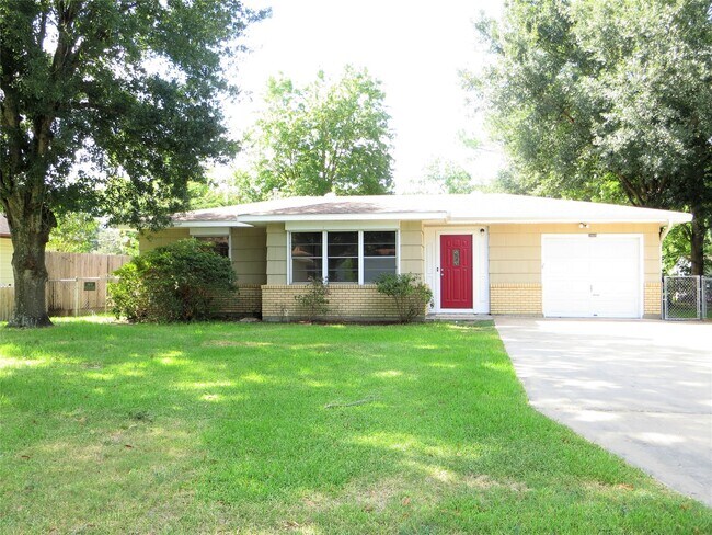 Building Photo - 2809 Rosadele St