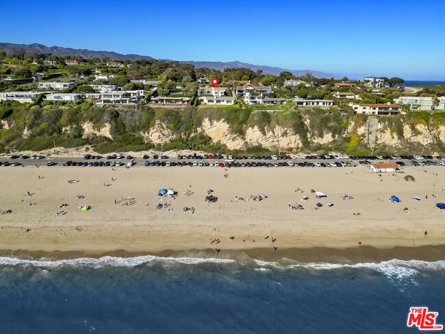 Building Photo - 7335 Birdview Ave