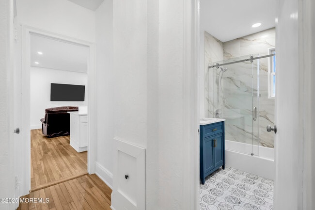 Building Photo - 400 Deal Lake Dr