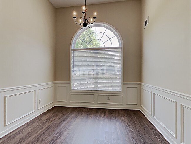 Building Photo - 2095 Mina Lane Dr