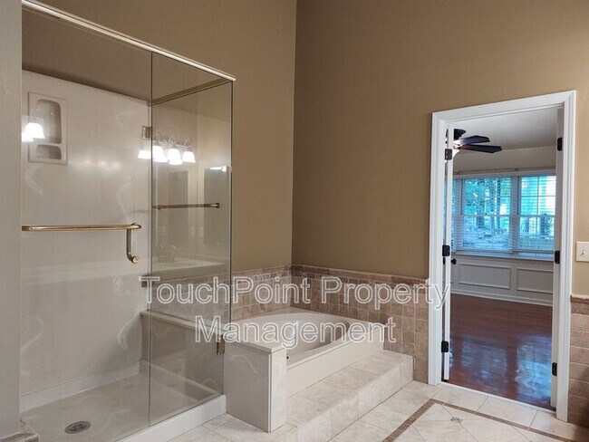 Building Photo - 7235 Kinsmore Ln
