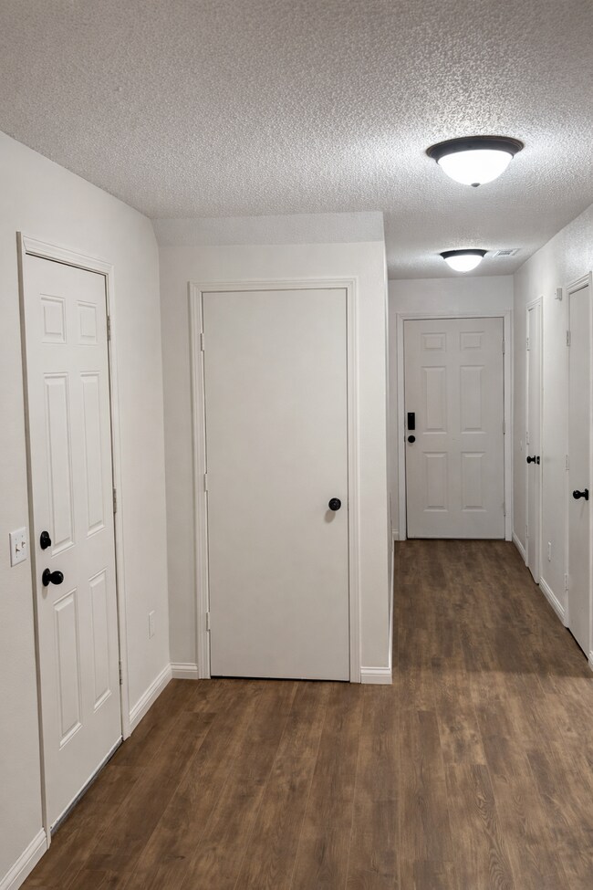 Building Photo - 2920 Dawn Ct