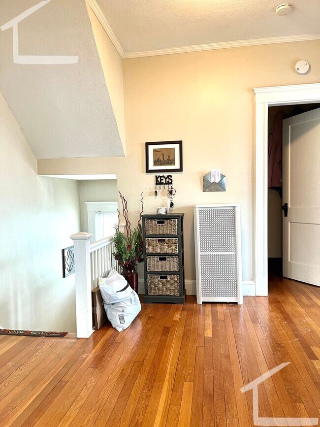 Building Photo - 9/1 No Fee! Oversized Brighton 3BR apartment w/parking!