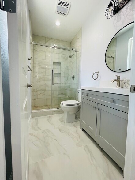 Building Photo - 15410 Firmona Ave