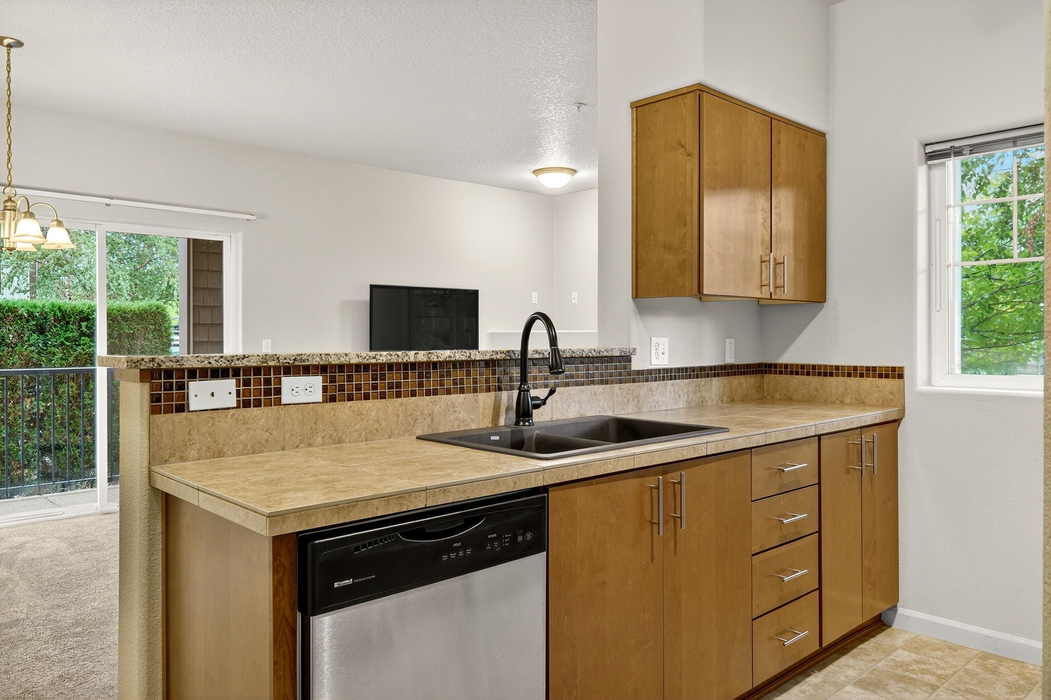 Building Photo - 10664 NE Holly St