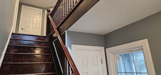 3208#2 Entranceway - 3208 East Ave