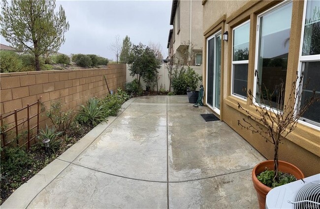 Building Photo - 26276 Tiger Lilly Ave
