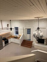 Building Photo - 7 Main St E