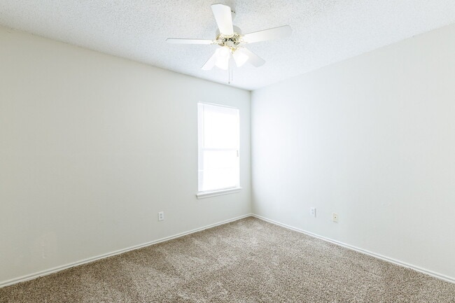 Building Photo - Super Cute Duplex in South Lubbock