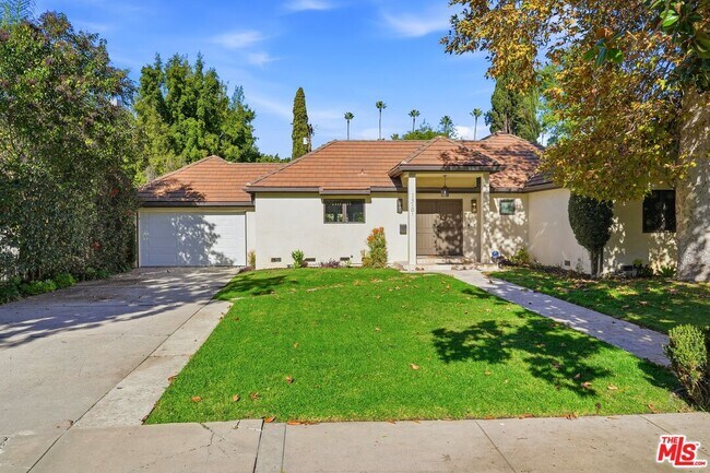 Building Photo - 13201 Bloomfield St