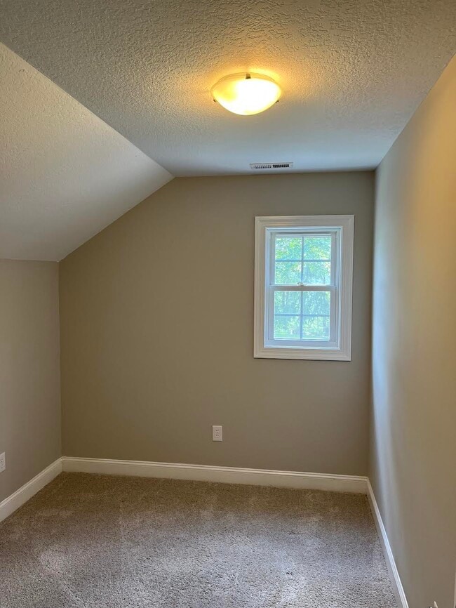 Building Photo - 209 Hidden Meadow Dr