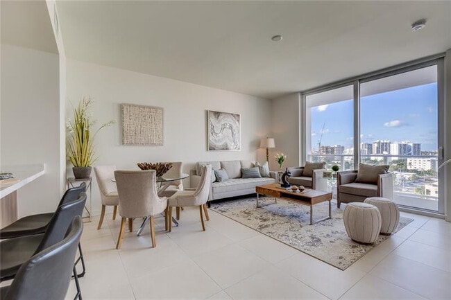 Building Photo - 401 N Birch Rd