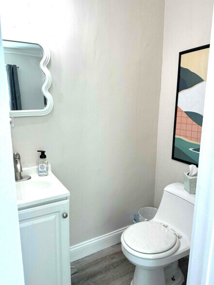 Building Photo - 1686 Lee Rd