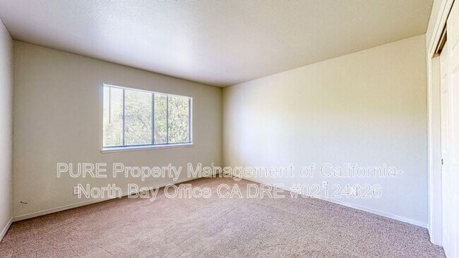 Building Photo - 5075 Charmian Dr
