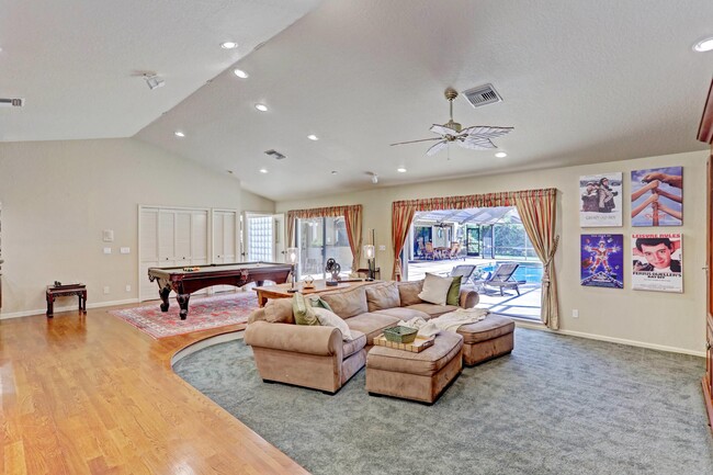 Building Photo - 1400 Longlea Terrace