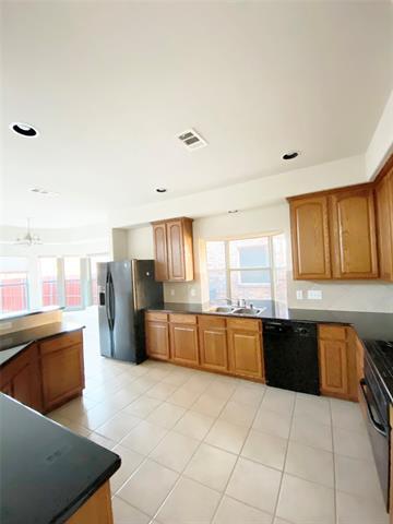 Building Photo - 9300 Hunter Chase Dr