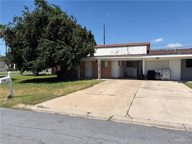 Building Photo - 414 N 37 1/2 St