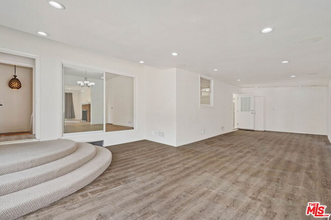 Building Photo - 4818 La Canada Blvd