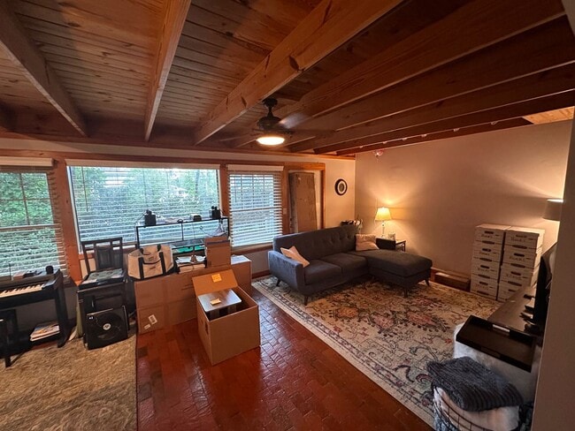 Building Photo - Cute 3/2.5 Townhome Near Downtown Durham