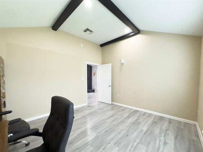 Building Photo - 6506 Briar Glade Dr