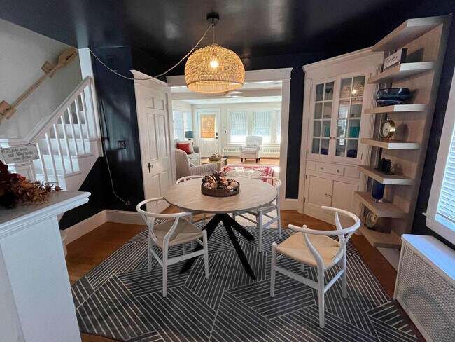 Building Photo - 220 Narragansett Ave