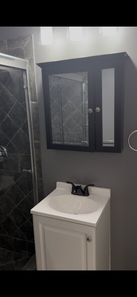 Building Photo - 8543 Wakefield Ave