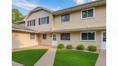 Building Photo - Great 2 Bedroom, 2 Bathroom Side by Side Townhome Unit Available in Coon Rapids - WON'T LAST LONG
