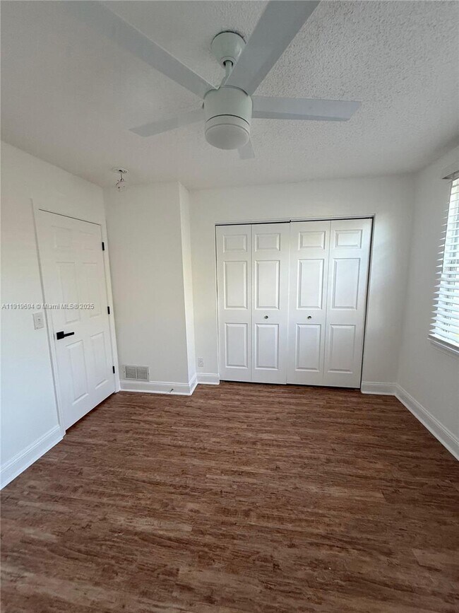 Building Photo - 3192 SW 50th St