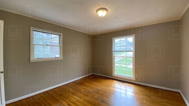 Building Photo - Excellent 4 Bedroom House in Bluff Park Co...