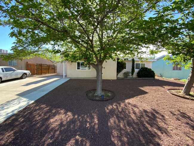 Primary Photo - 3 Bedroom Updated Single Story Home Availa...