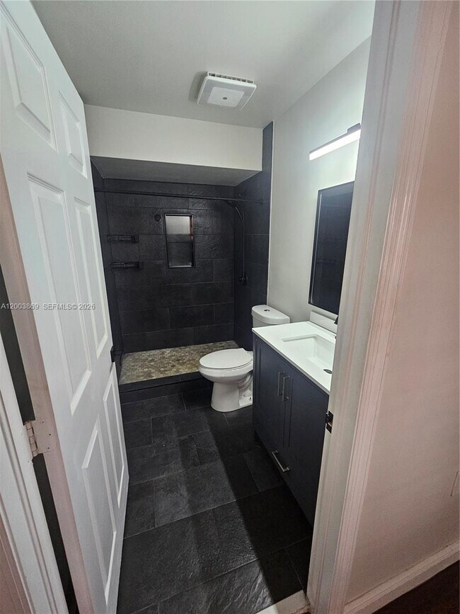 Building Photo - 9846 Hammocks Blvd