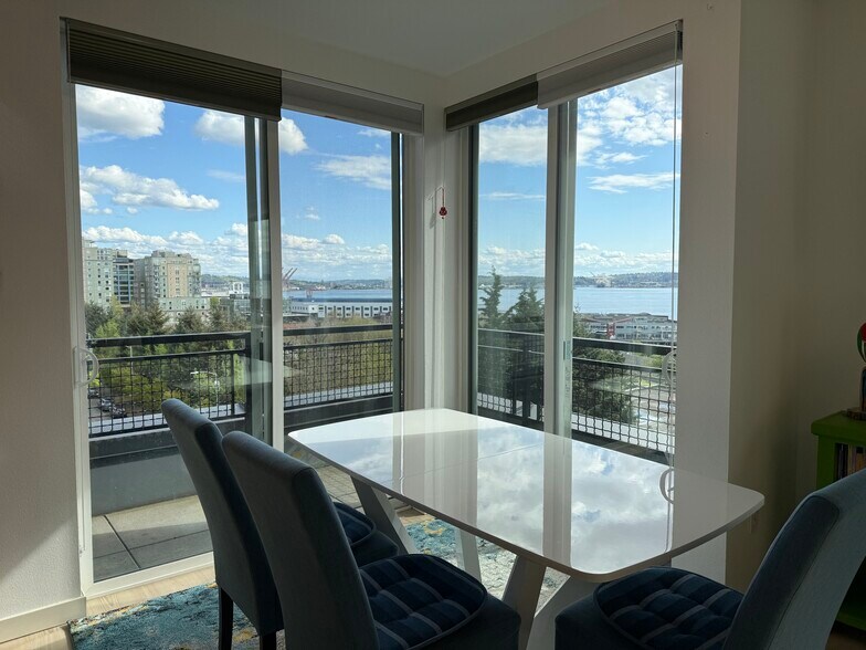 Building Photo - 3104 Western Ave