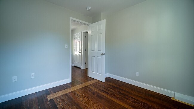 Building Photo - 185 Willow St