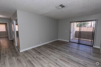 Building Photo - For Rent – Renovated 3BR/2BA Condo in Dese...