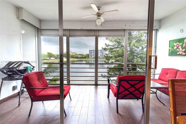 Building Photo - 2751 N Palm Aire Dr