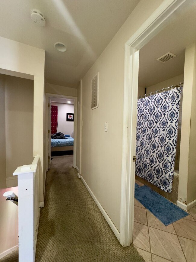 Building Photo - Charming 2 Bedroom/1.5 Bathroom Townhome in Highlandtown, MD!