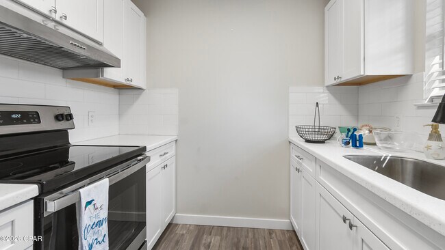 Building Photo - 1712 Vecuna Cir